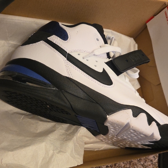 Nike Mens Air Force Max White Black Sneakers - Picture 8 of 9